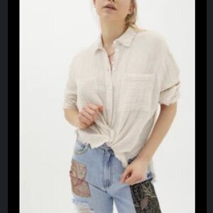 Urban Outfitters Lucy Gauze Frayed-Hem Button Shirt Size Large Off-White Cotton